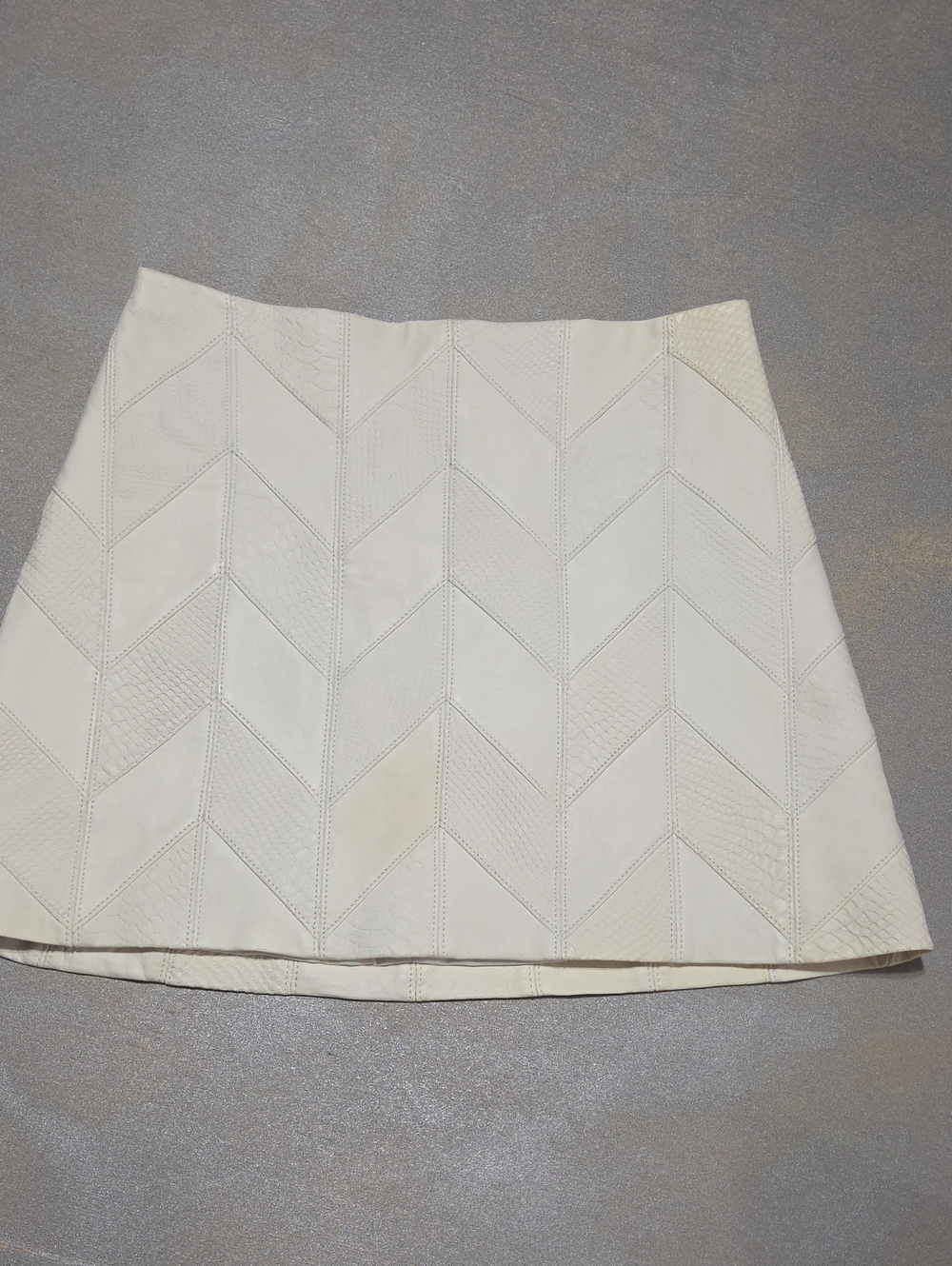 Alice + Olivia Ivory Chevron Panel Mini Skirt Lamb Skin Snake Print